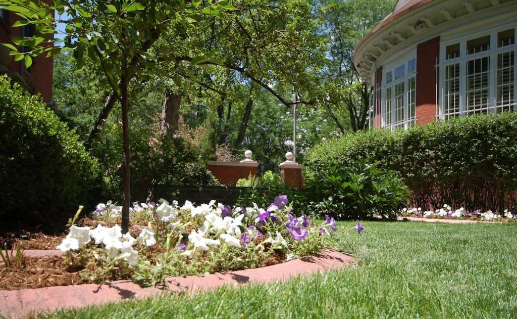 Вилла The Starkey Mansion, One Block From Colorado State Capitol Денвер Экстерьер фото
